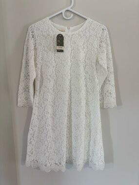 Cutiego brand Elegant White Lace Shift Dress - Classic Lace Design